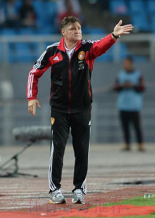 专访足协:与卡马乔终止合作 全面加强国足建设 专访足协:与卡马乔终止合作 全面加强国足建设